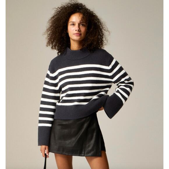 J.Crew Chunky Crewneck Sweater Supersoft Yarn Cropped Oversized Navy XS NWT - Picture 2 of 12